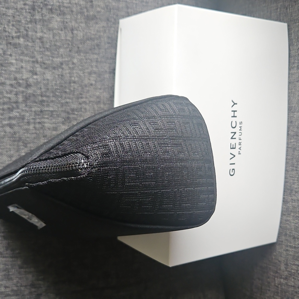 Givenchy Black Cosmetic Bag , 100% Original From Givenchy Beuty - Picture 3 of 6
